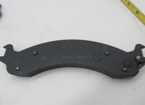 Wearever MKD833 Wearever Silver Brake Pads NOS