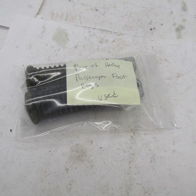 Pair of Harley-Davidson Genuine OEM Ribbed Rubber Passenger Footpegs