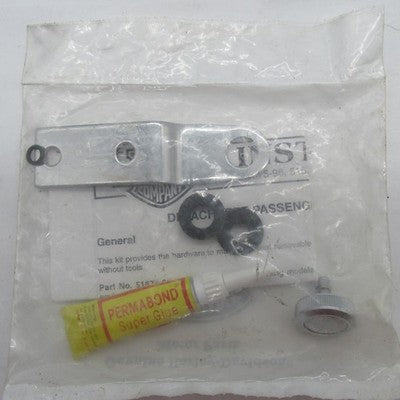 Harlery-Davidson OEM NOS Detachable Quick-Release Seat Hardware Kit 51