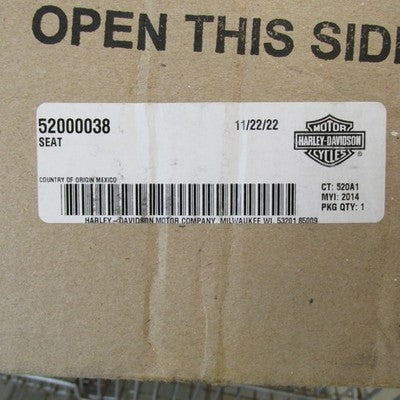 Harley Davidson Genuine NOS NIB Studded Low Reach Seat Touring 5200003