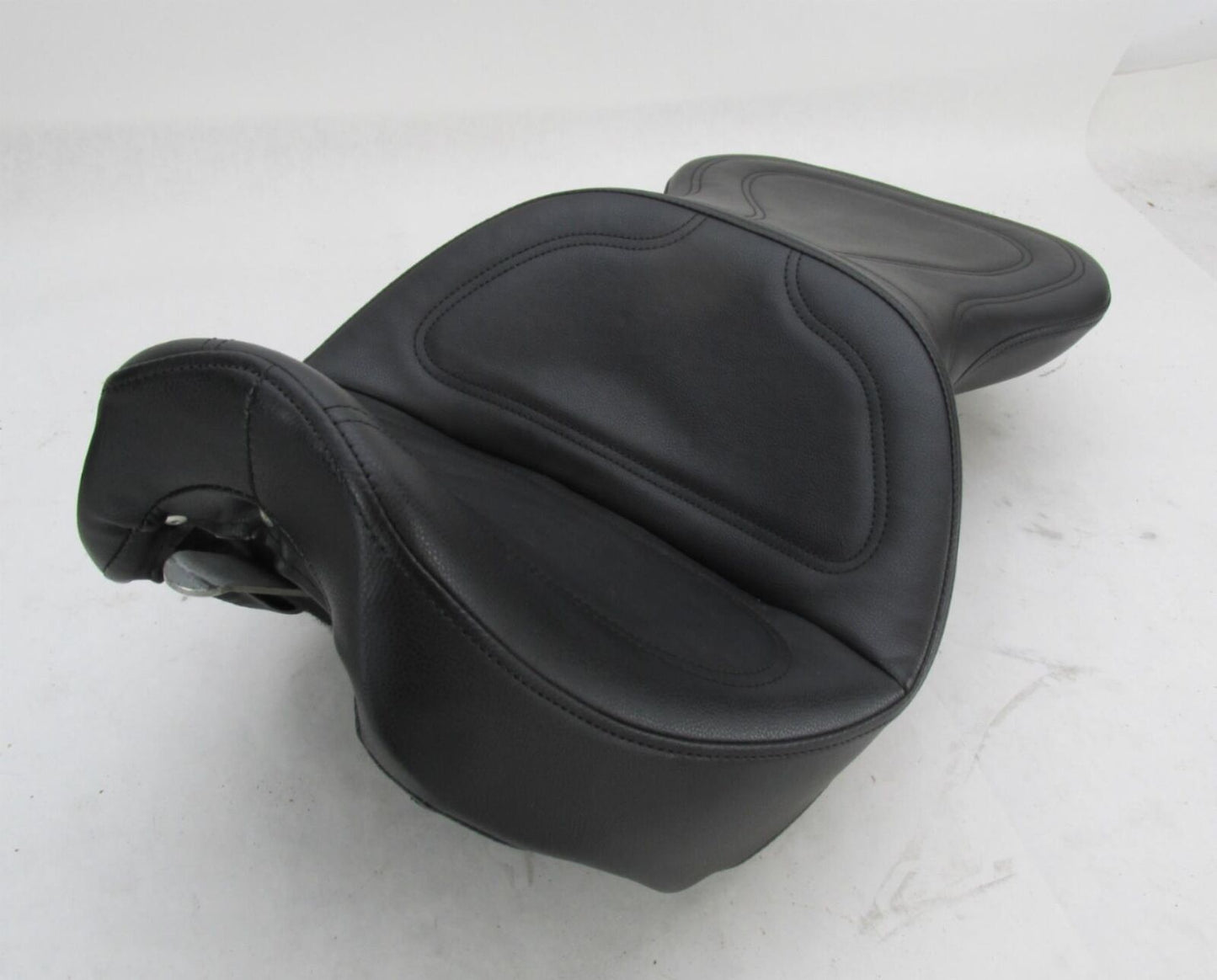 Saddlemen Explorer Seat Black Stitch Harley-Davidson Softail FXST/FLST 00-05