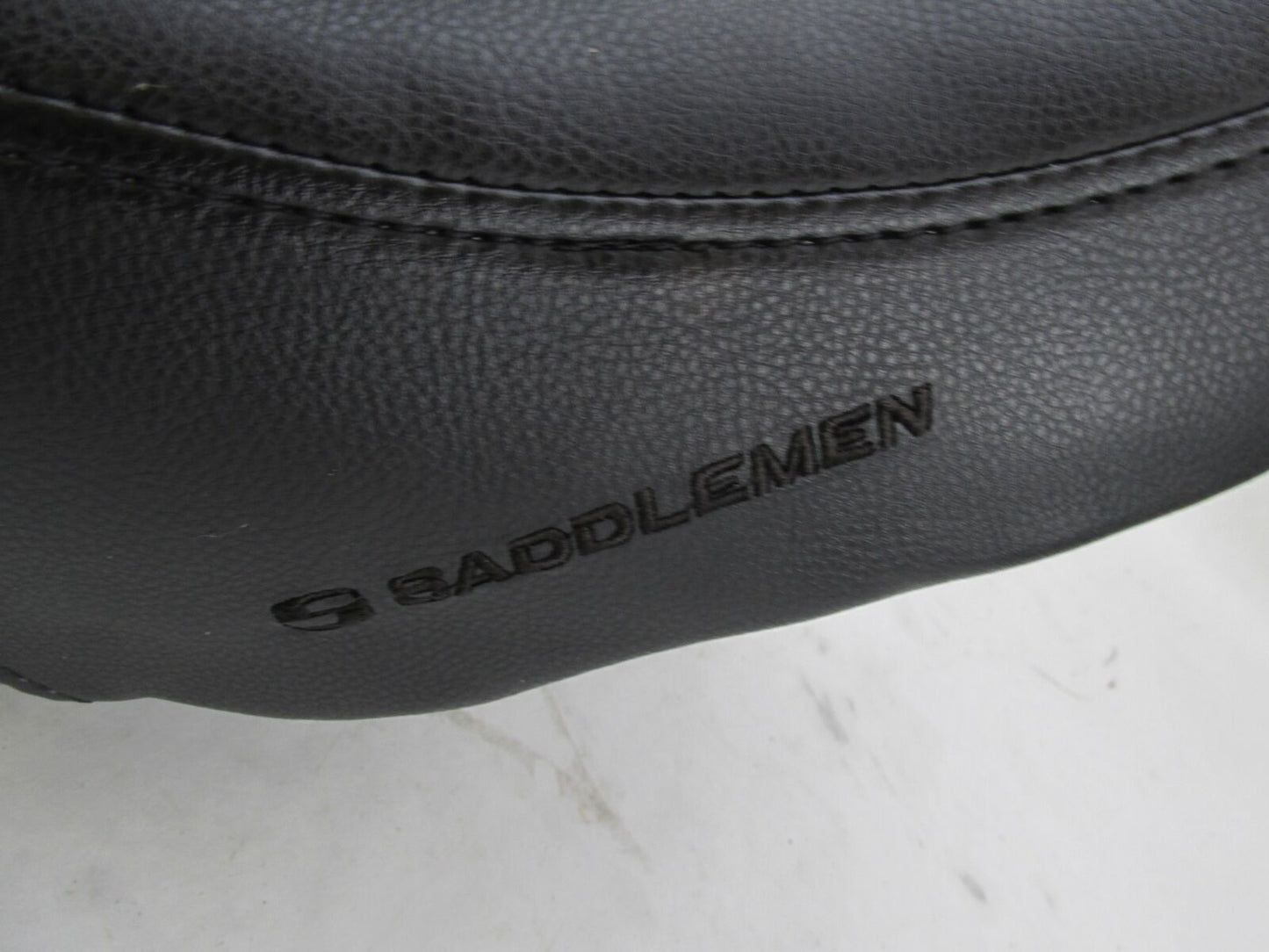 Saddlemen Explorer Seat Black Stitch Harley-Davidson Softail FXST/FLST 00-05