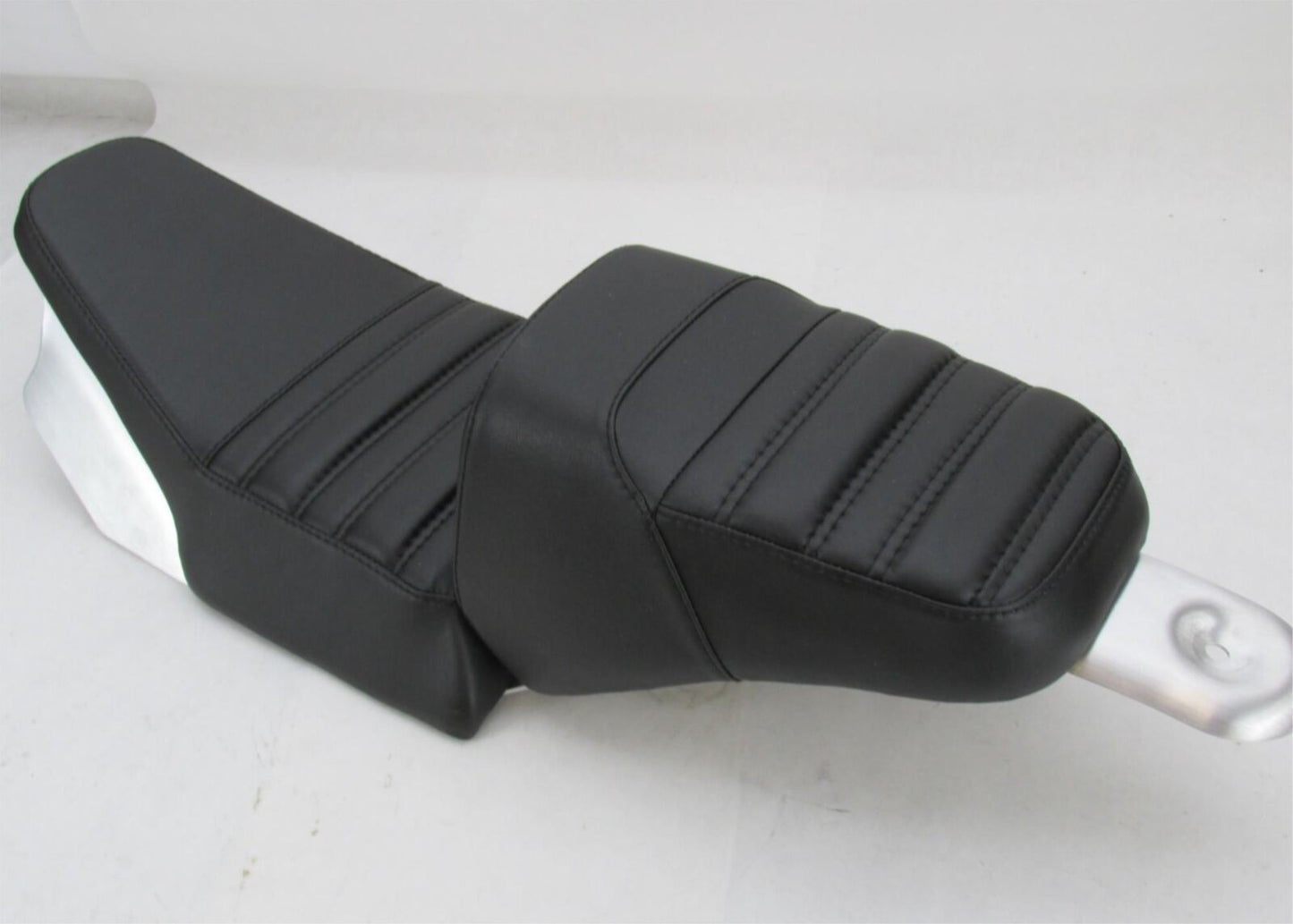 Harley-Davidson Genuine NOS Screamin Eagle 14+ Touring Black Drag Seat 52000452