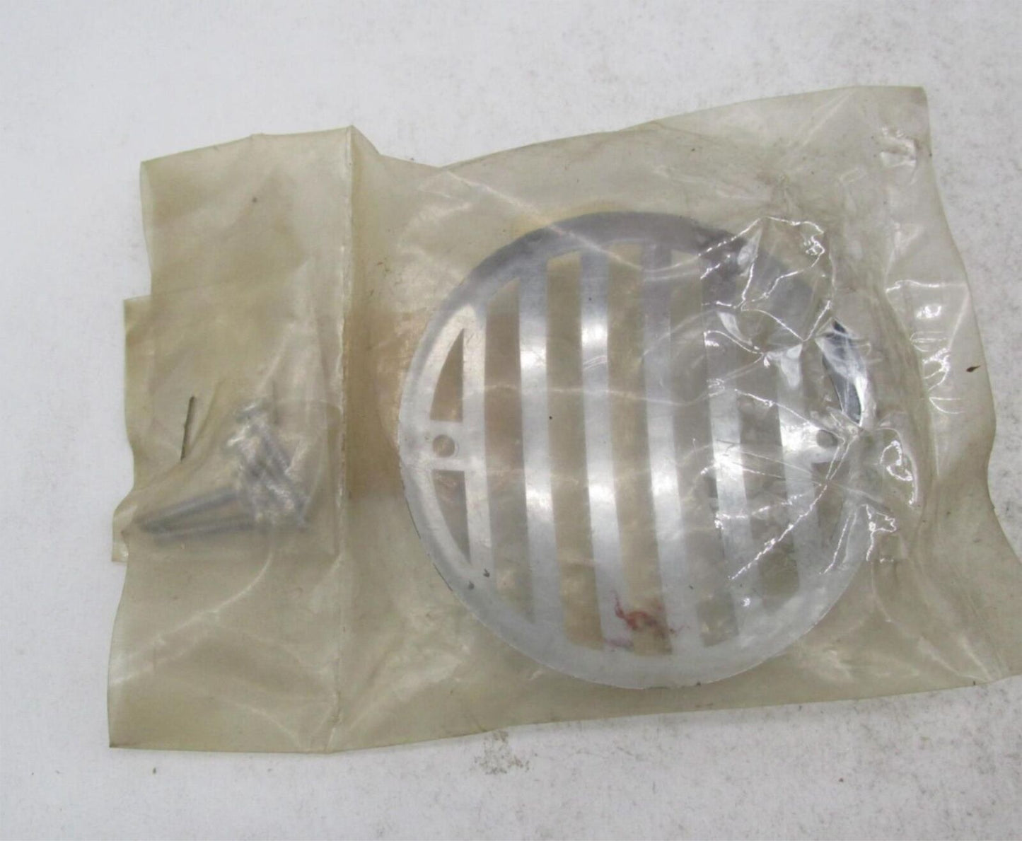 (1) Single Custom Chrome Harley Davidson Rear Turn Signal Light Grill 76-107