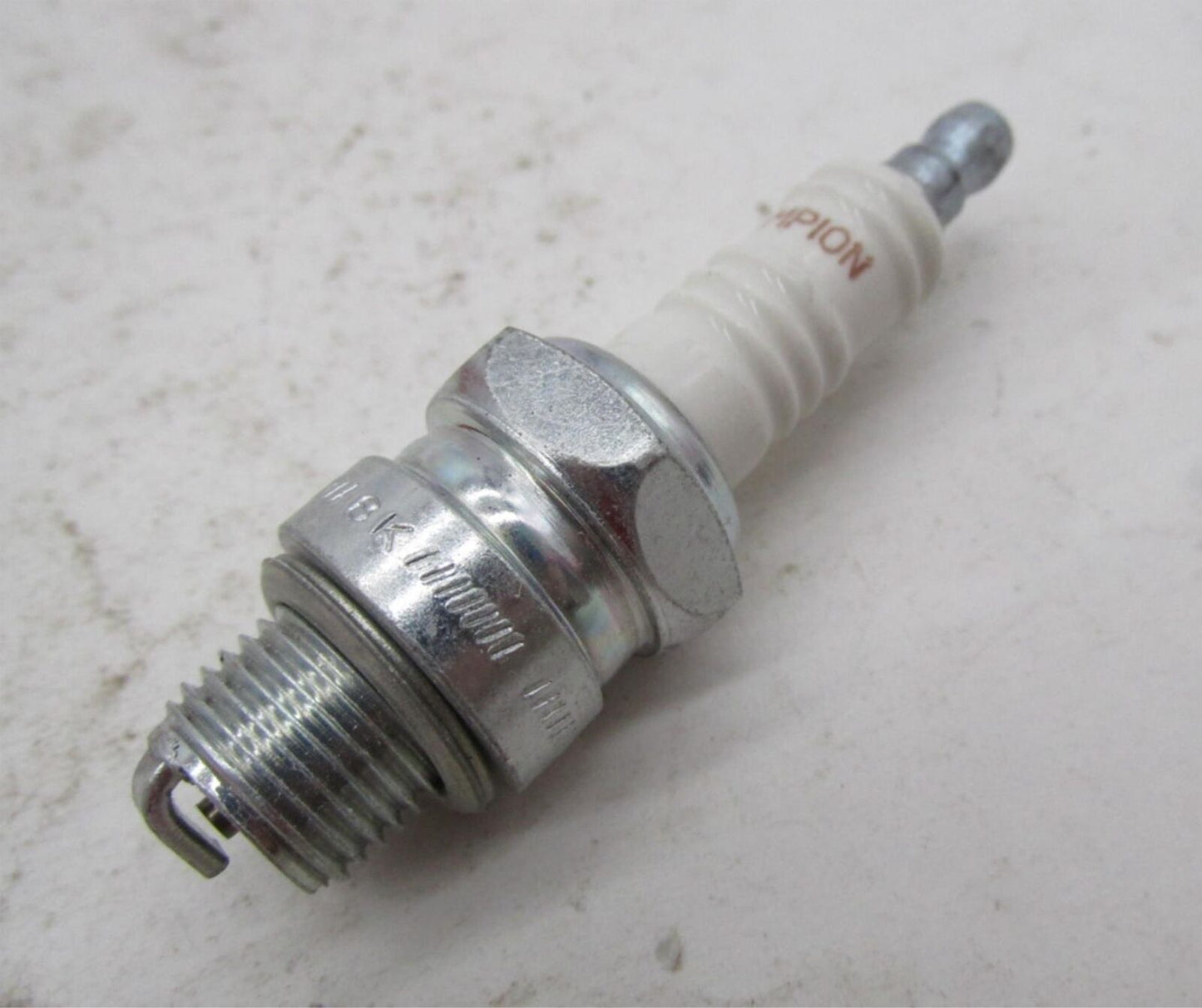 Lot of 6 Champion Motorcycle Spark Plugs 538 RH8C