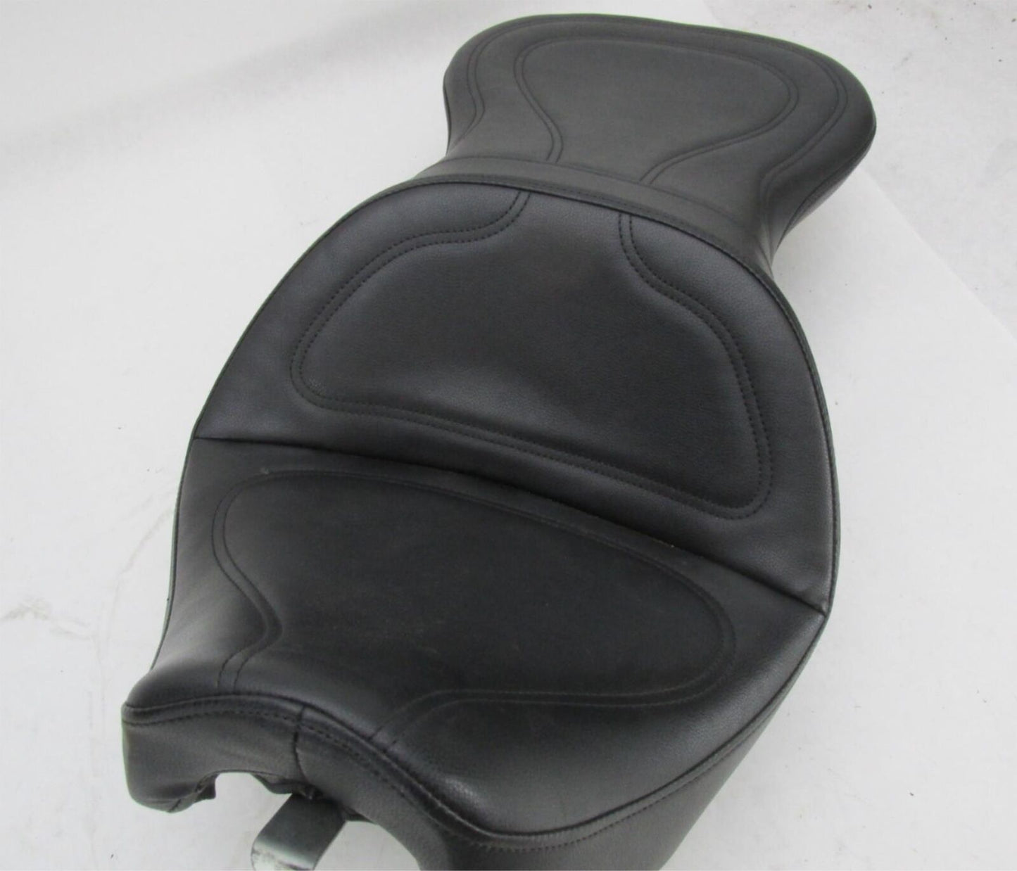 Saddlemen Explorer Seat Black Stitch Harley-Davidson Softail FXST/FLST 00-05