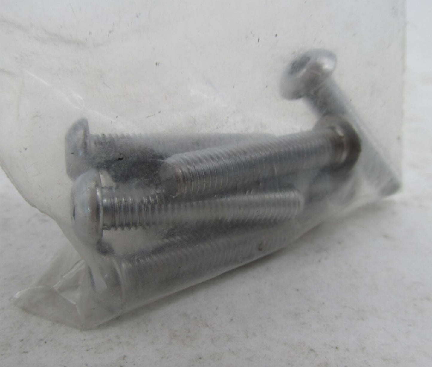 Lot of 8 Harley-Davidson Genuine NOS Screws 921
