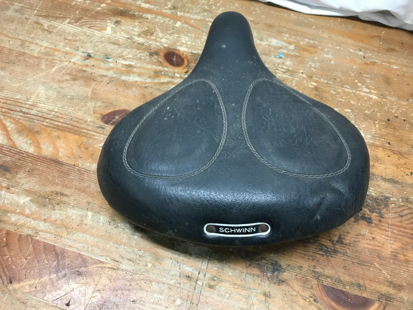 Schwinn Viscount 7148 Large Black Cushion Bike Bicycle Seat