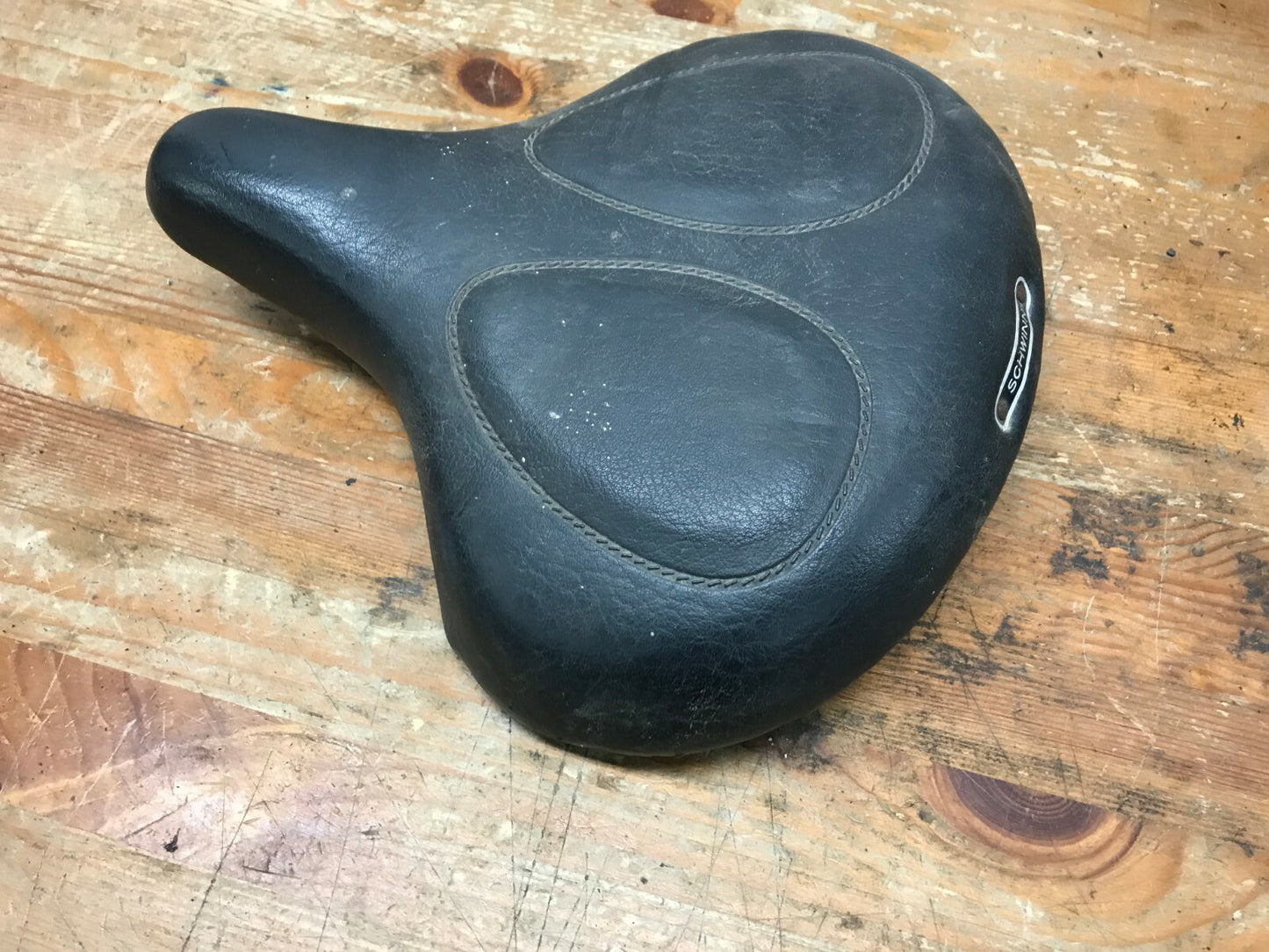 Schwinn Viscount 7148 Large Black Cushion Bike Bicycle Seat