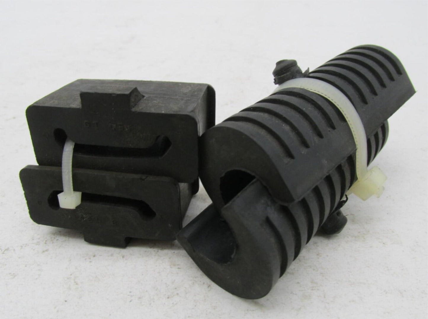 Lot of Harley-Davidson Geneuine Stock Saddlebag Rubber Bumper Guards Bushings