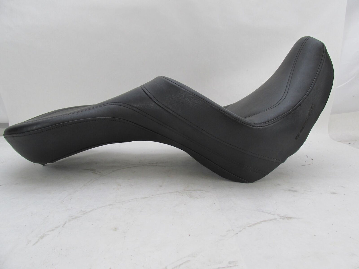 Saddlemen Explorer Seat Black Stitch Harley-Davidson Softail FXST/FLST 00-05