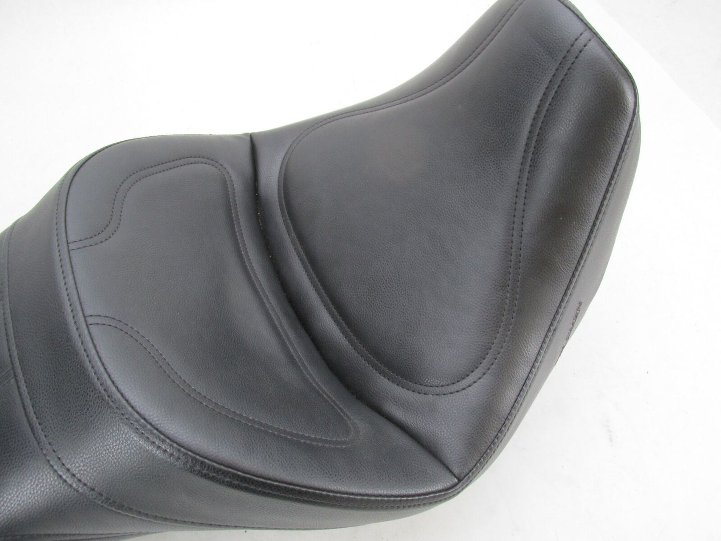 Saddlemen Explorer Seat Black Stitch Harley-Davidson Softail FXST/FLST 00-05