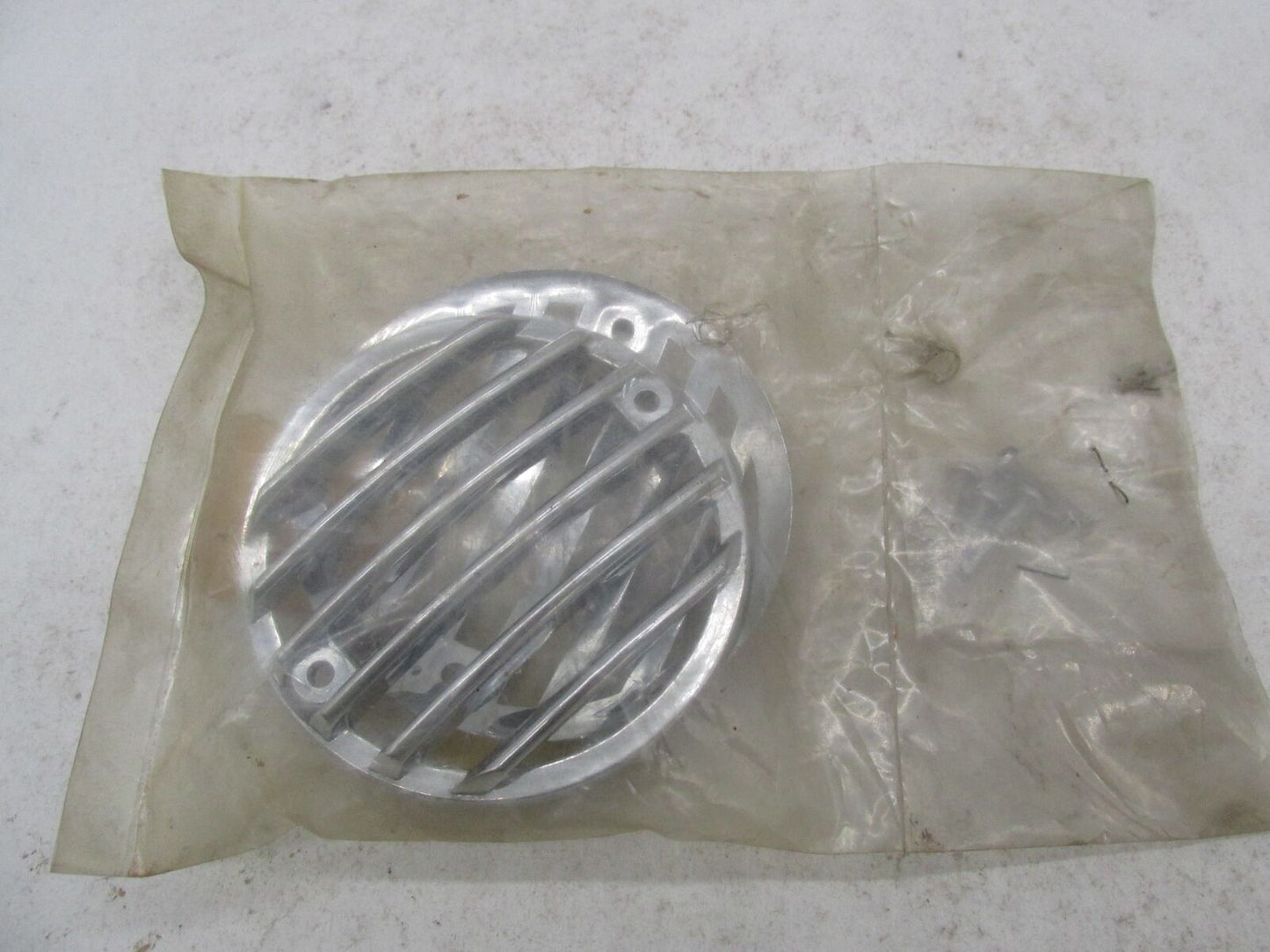 Set of 2 Harley Davidson FLHT FLHTC FLHS FLSTC Chrome Turn Signal Grills 78-106