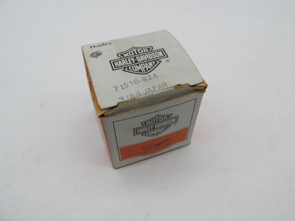 Harley-Davidson Genuine NOS Left Side Turn Signal Switch 71570-82