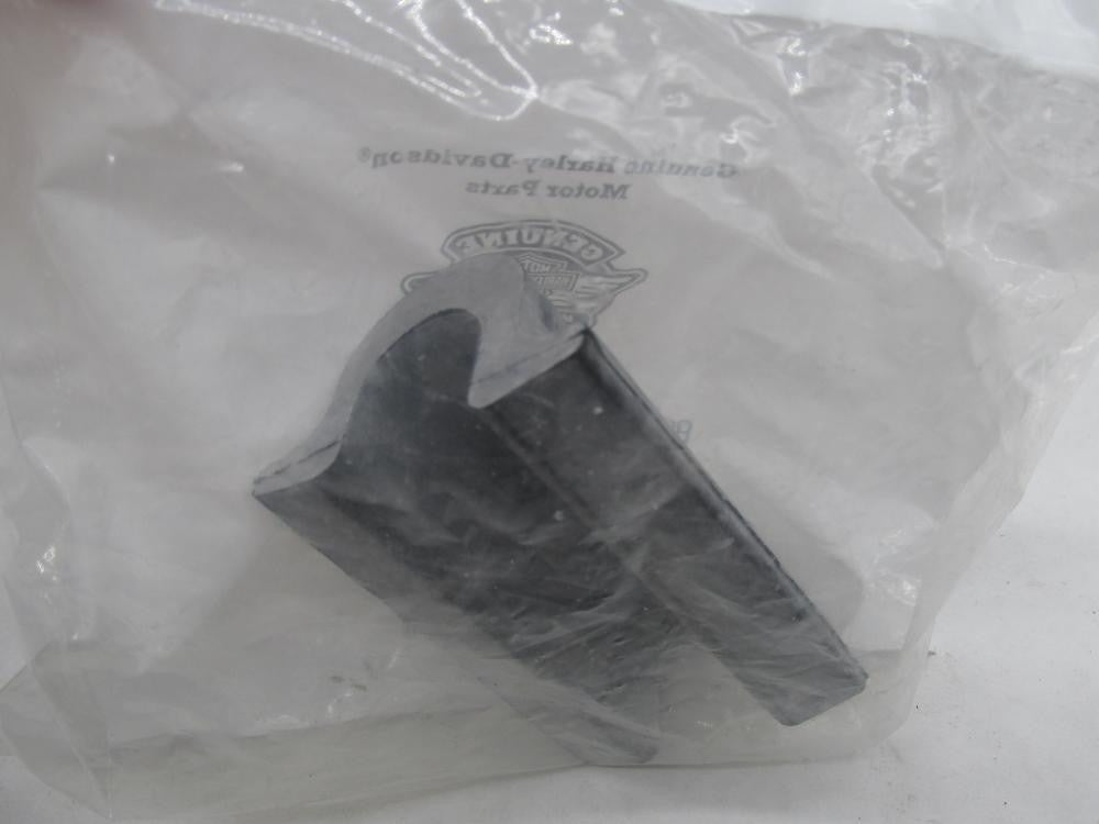 Harley Davidson Genuine NOS FLTRSE3 Cushion Saddlebag Support 88334-09A