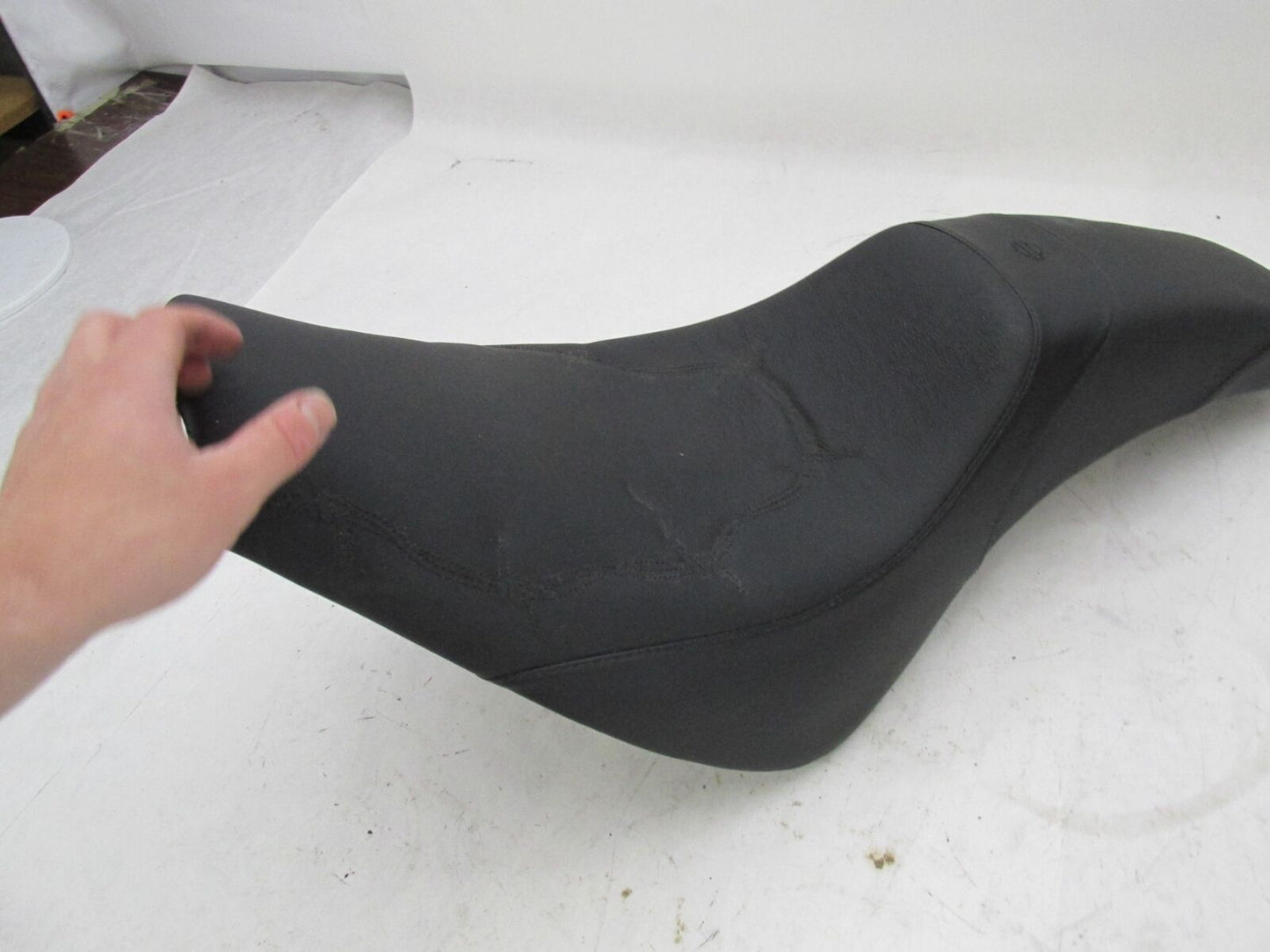 Harley Genuine NOS 2000+ Softail Rider Design Low Profile Black Seat 52436-02