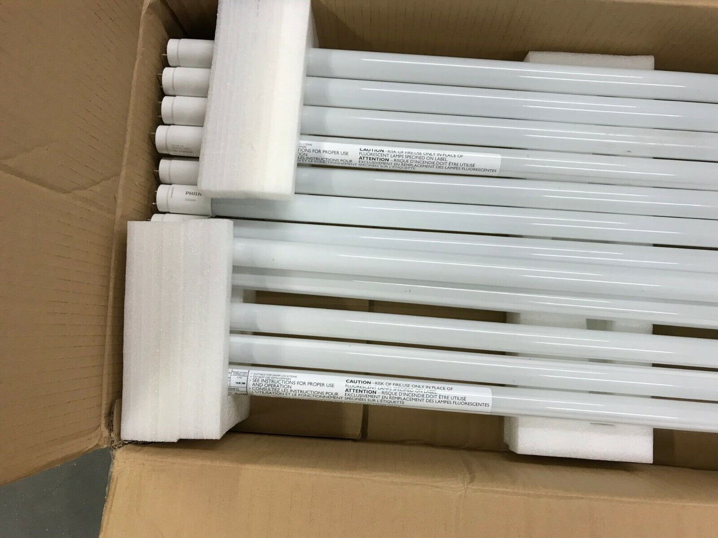 Lot of 12 Philips LED InstantFit 3-Foot T8 Tube Light Bulb 1200-Lumen 4000K