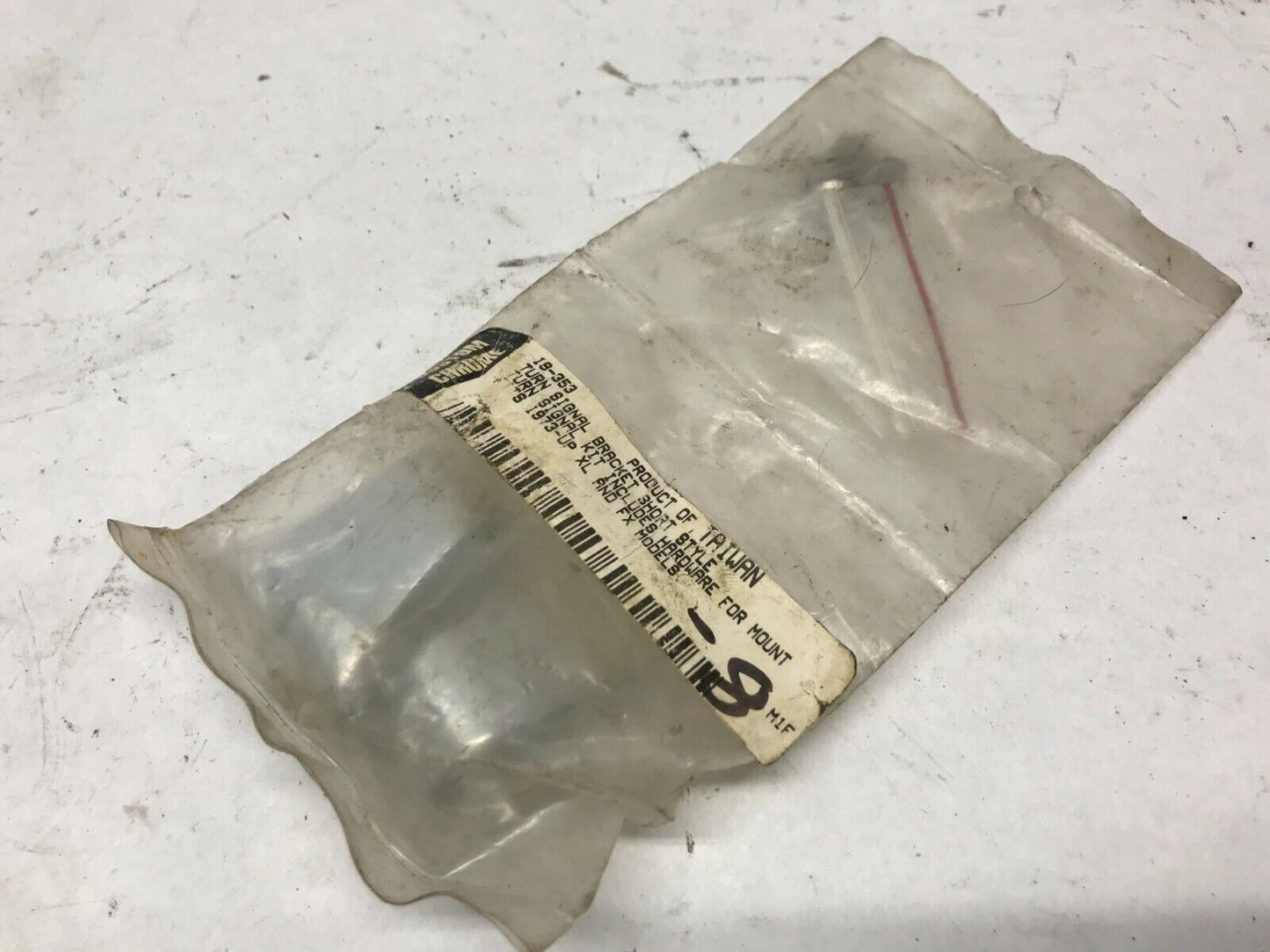 Custom Chrome 19-353 Turn Signal Bracket Short style Harley 1973 + XL and FX NOS