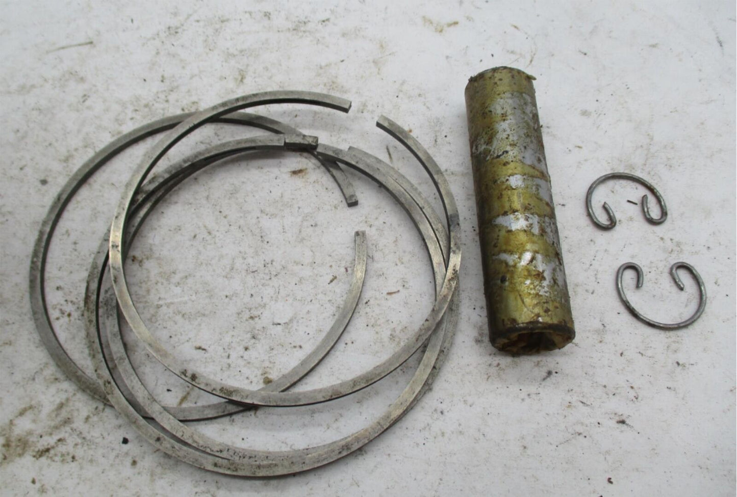 Moto Guzzi Piston with Rings 883 Oval 1967 V700 piston