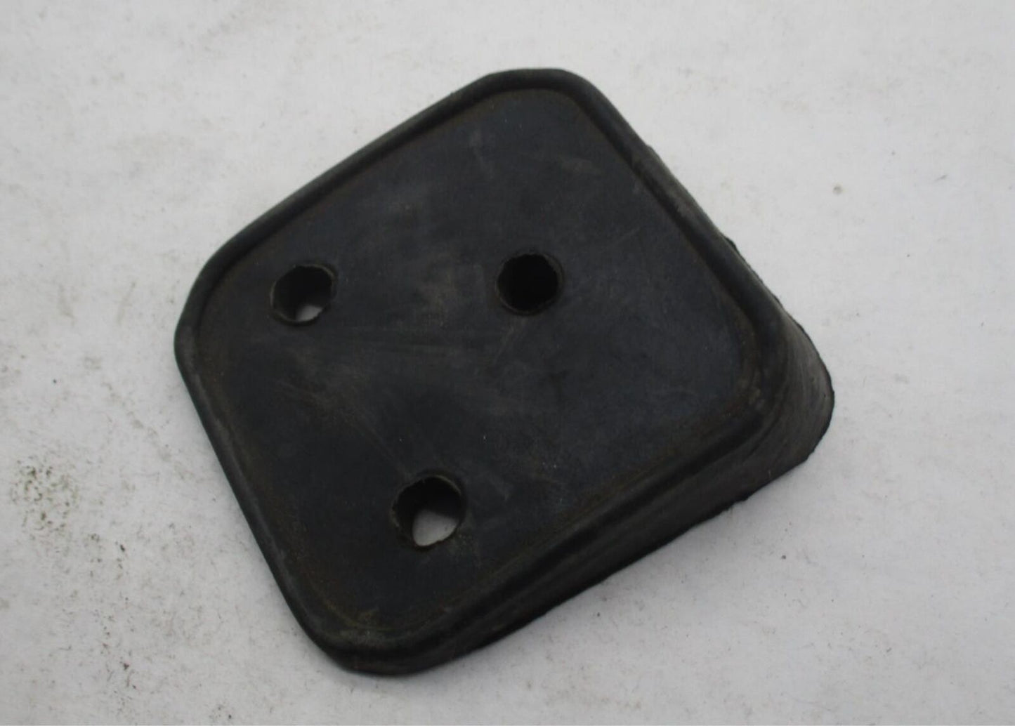 Harley Davidson Dyna Sportster 3 Hole Rubber Wedge Block License Plate Mount