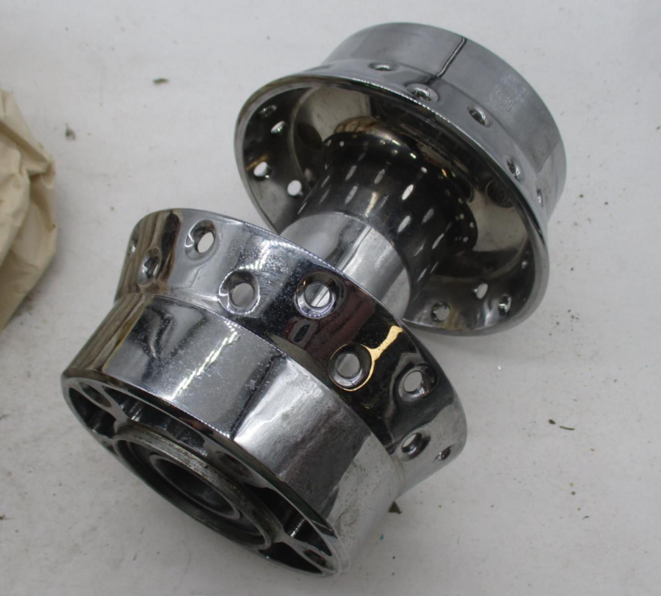 Harley Davidson Genuine NOS Chrome Front Center Wheel Hub 40988-00