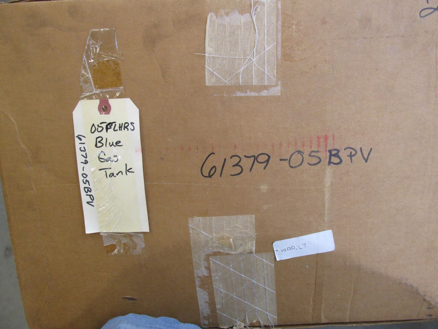 Harley Genuine NOS Rich Sunglo Blue 2005 Touring FLHRS Gas Tank 61379-05BPV