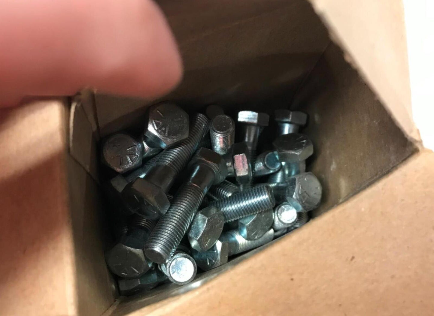 Over 2.5 LBS of SAE Hex Bolts 3/8 x1" Wurth