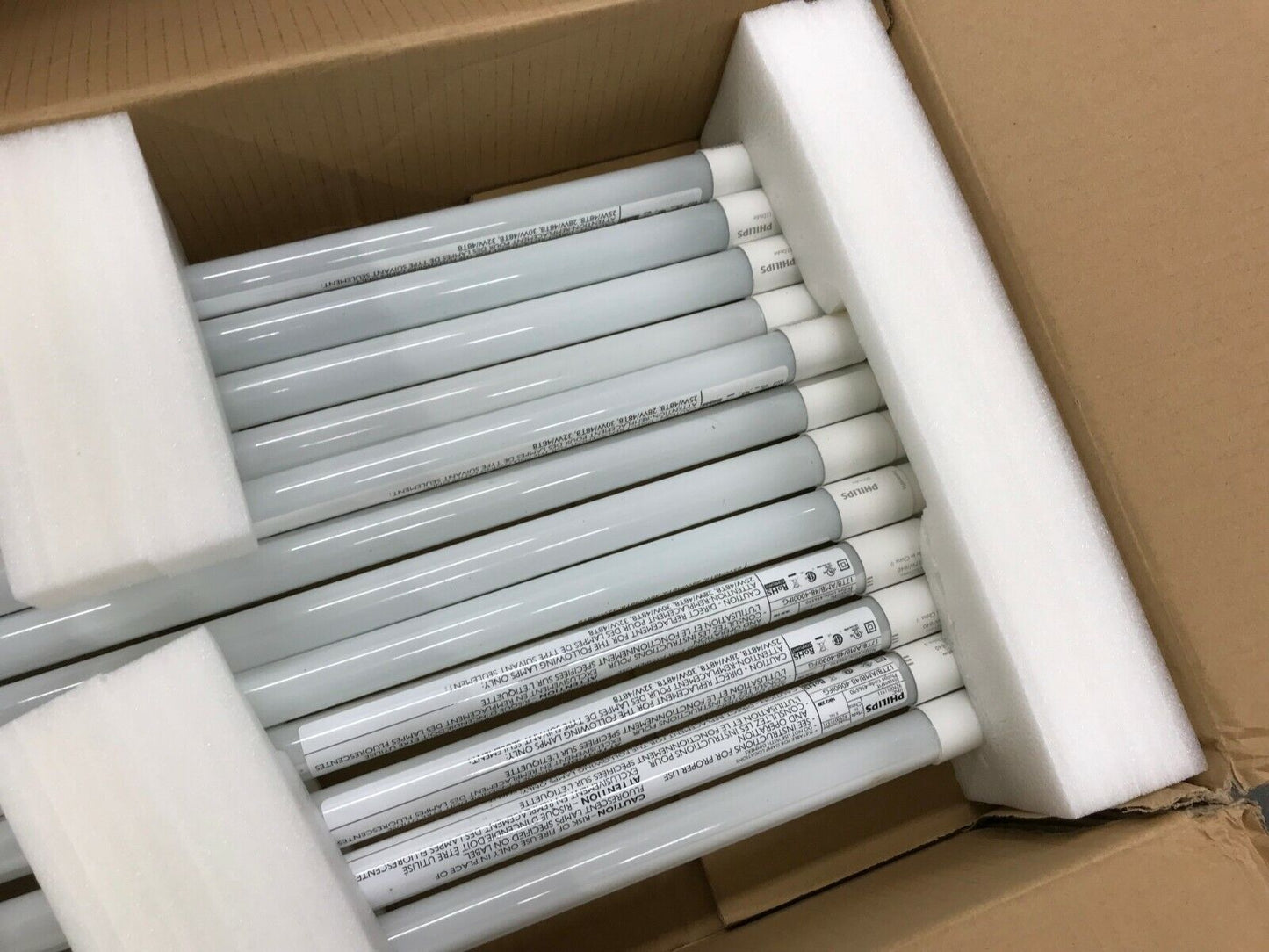 Lot of 12 Philips LED InstantFit 3-Foot T8 Tube Light Bulb 1200-Lumen 4000K