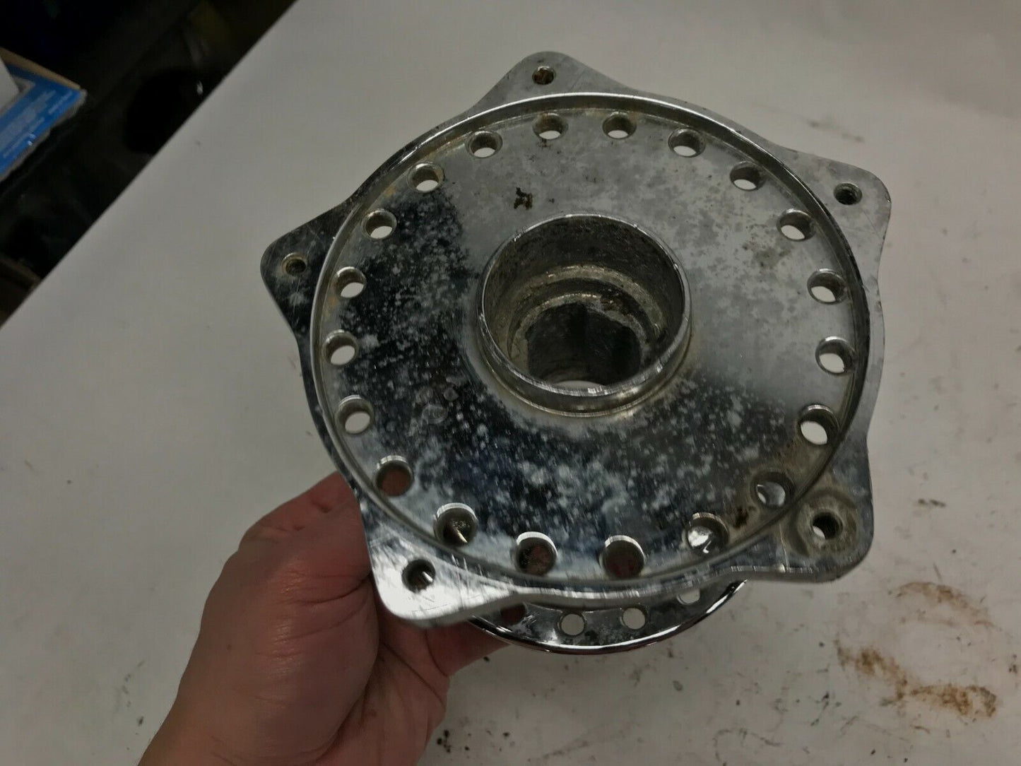HARLEY IRONHEAD SHOVELHEAD 40 SPOKE FRONT WHEEL HUB Chrome 1974-1977 FX XL