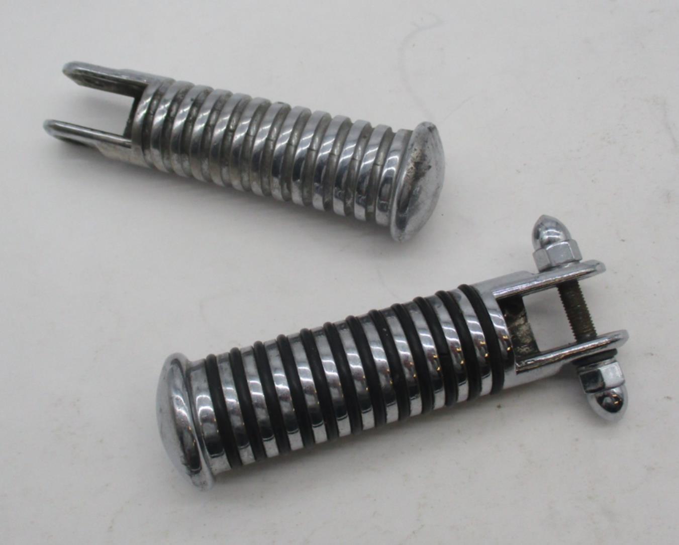 Pair of Harley Davidson Chrome Ribbed Foot Pegs Female Type