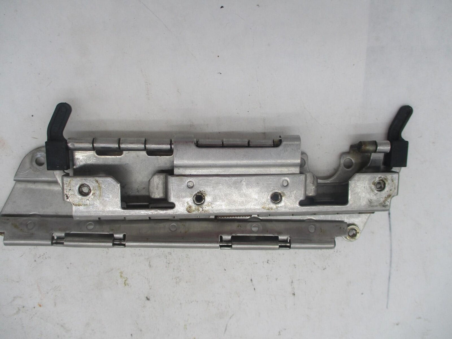 Harley Davidson Genuine Saddlebag Latch Assembly Hinge Left Side 90664-93