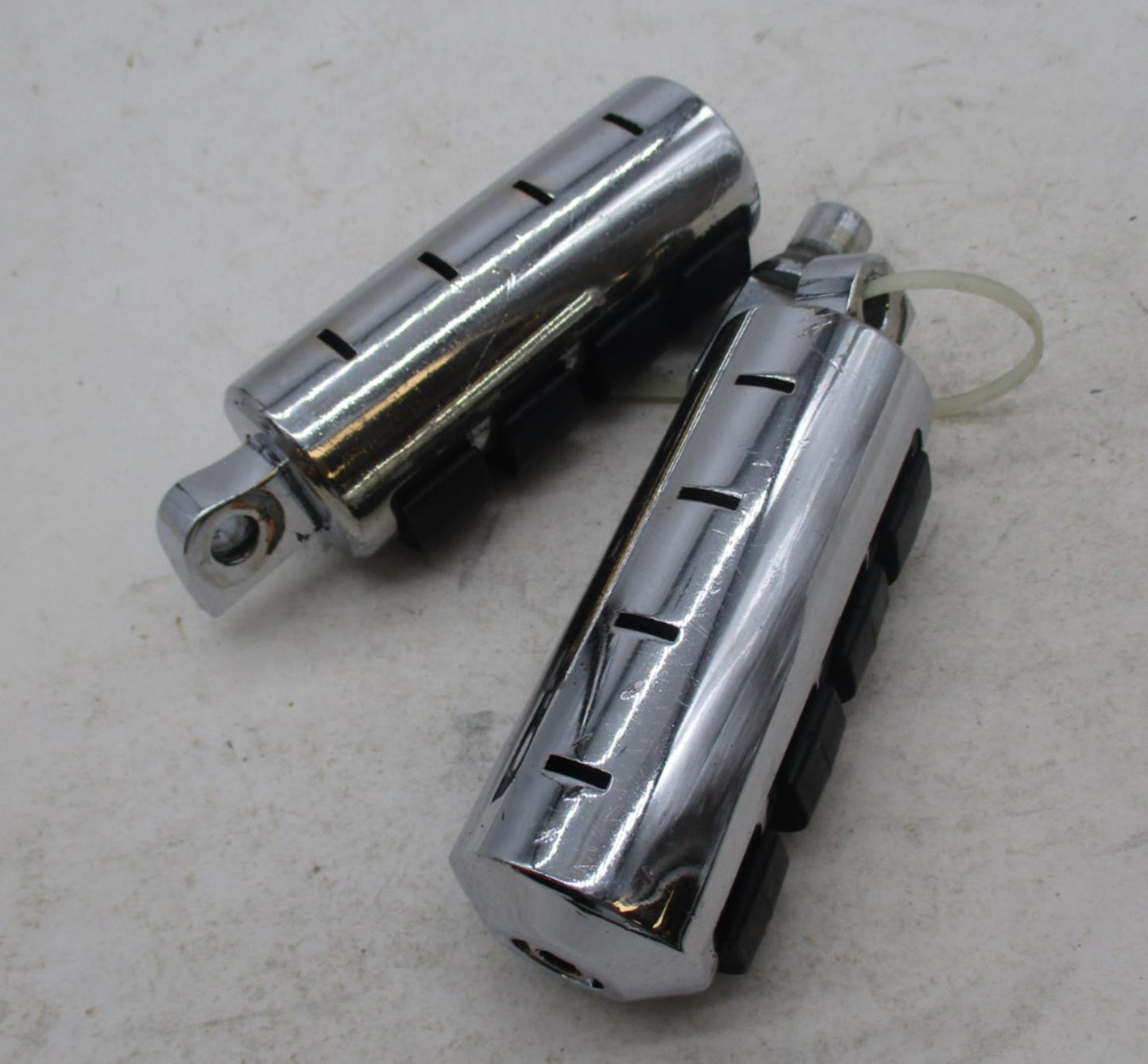 Pair of Harley Davidson Genuine Chrome Ribbed Foot Pegs Foot Rests