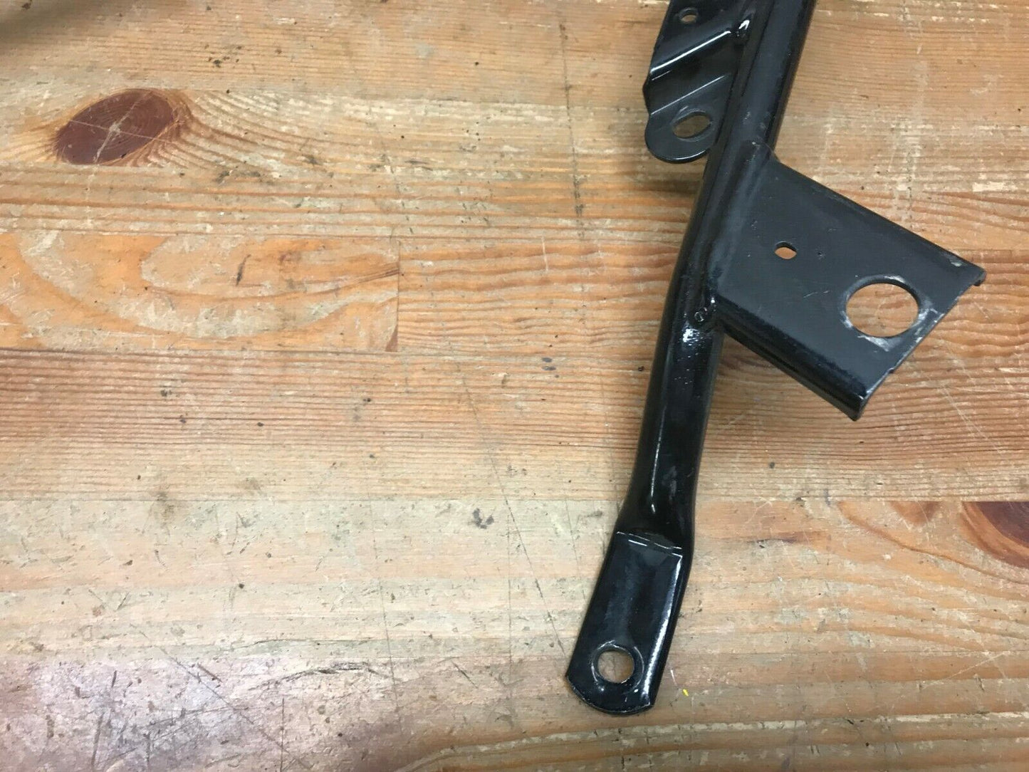 HARLEY DAVIDSON TOURING Right REAR SADDLEBAG LOWER MOUNT BRACKET 2009-2013