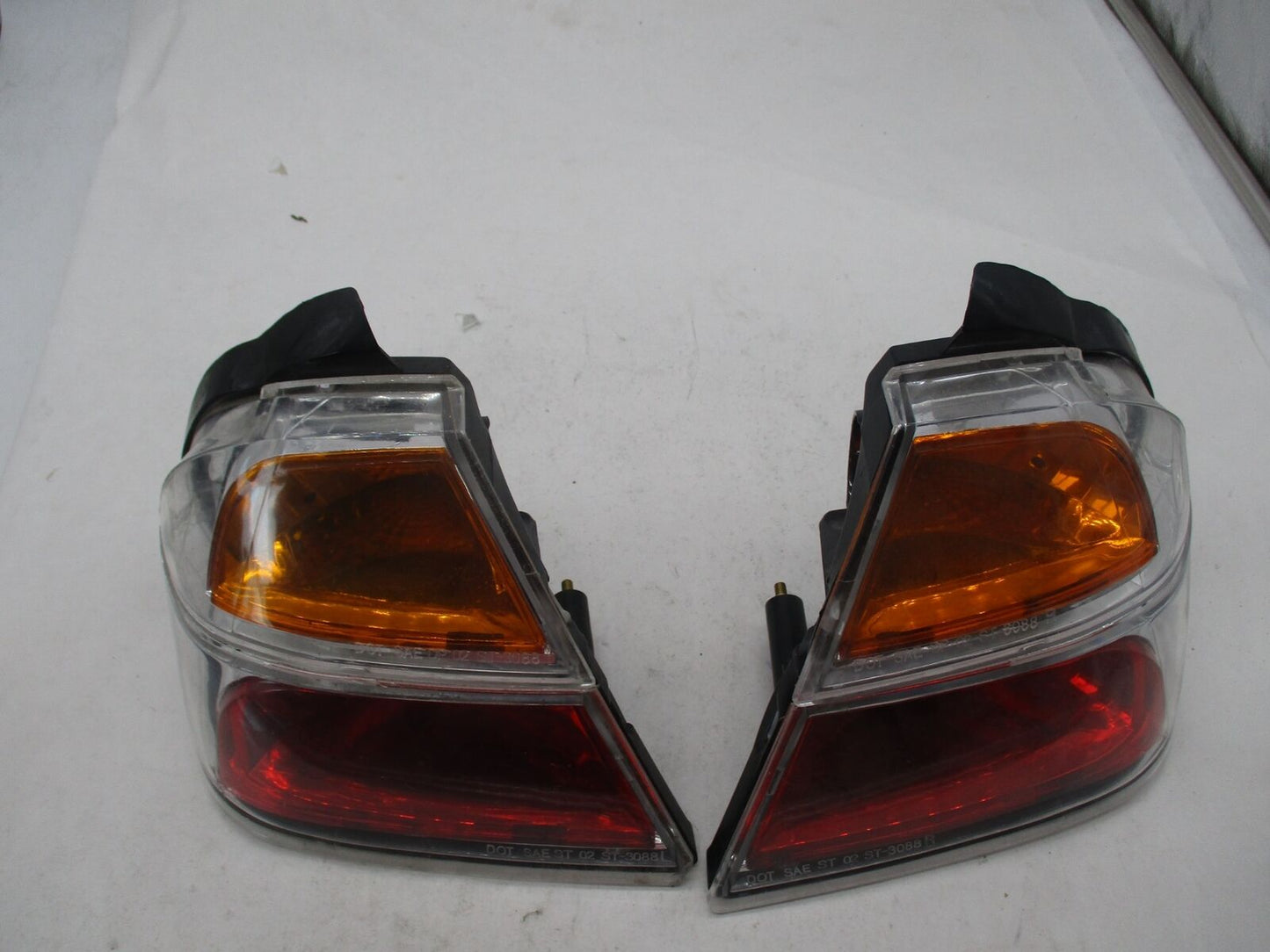 Pair of Honda Goldwing GL1800 Trunk Tail Lights Brake Lights Housings ST-3088