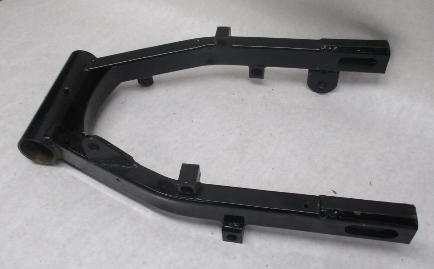 1982-86 Harley NOS FXE FXWG FXB FXS-80 FXSB FXWG Wide Glide swingarm 47498-82a