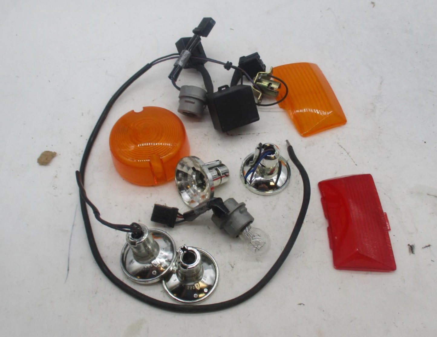 Mixed Lot of Harley Davidson Turn Signal Lighting Parts & Lenses