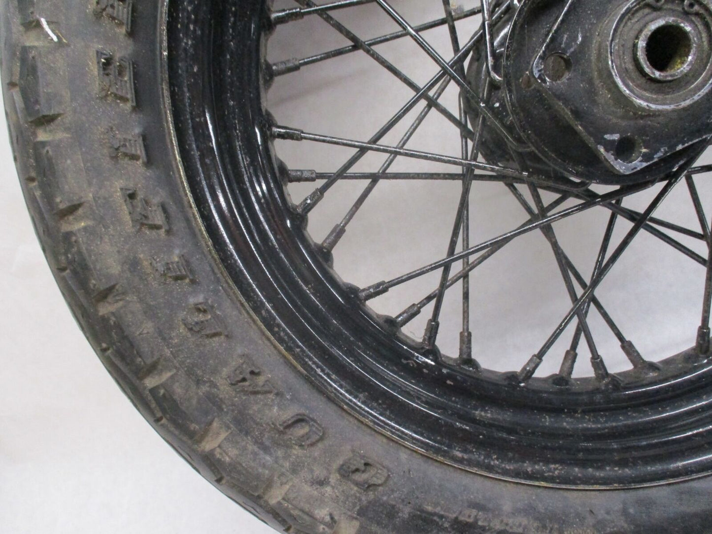 Harley Shovelhead Super Glide Rear Wheel Spoke w/ Tire 40981-73 3/4" Axle
