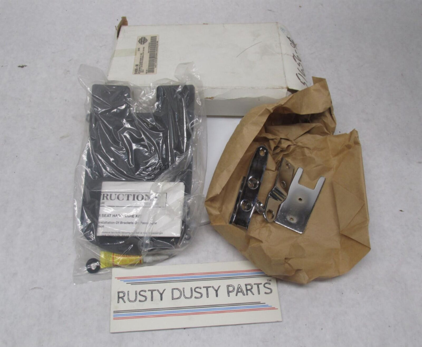 Harley Davidson Genuine NOS Detachable Pillion Hardware Dyna FXD Kit 51656-96