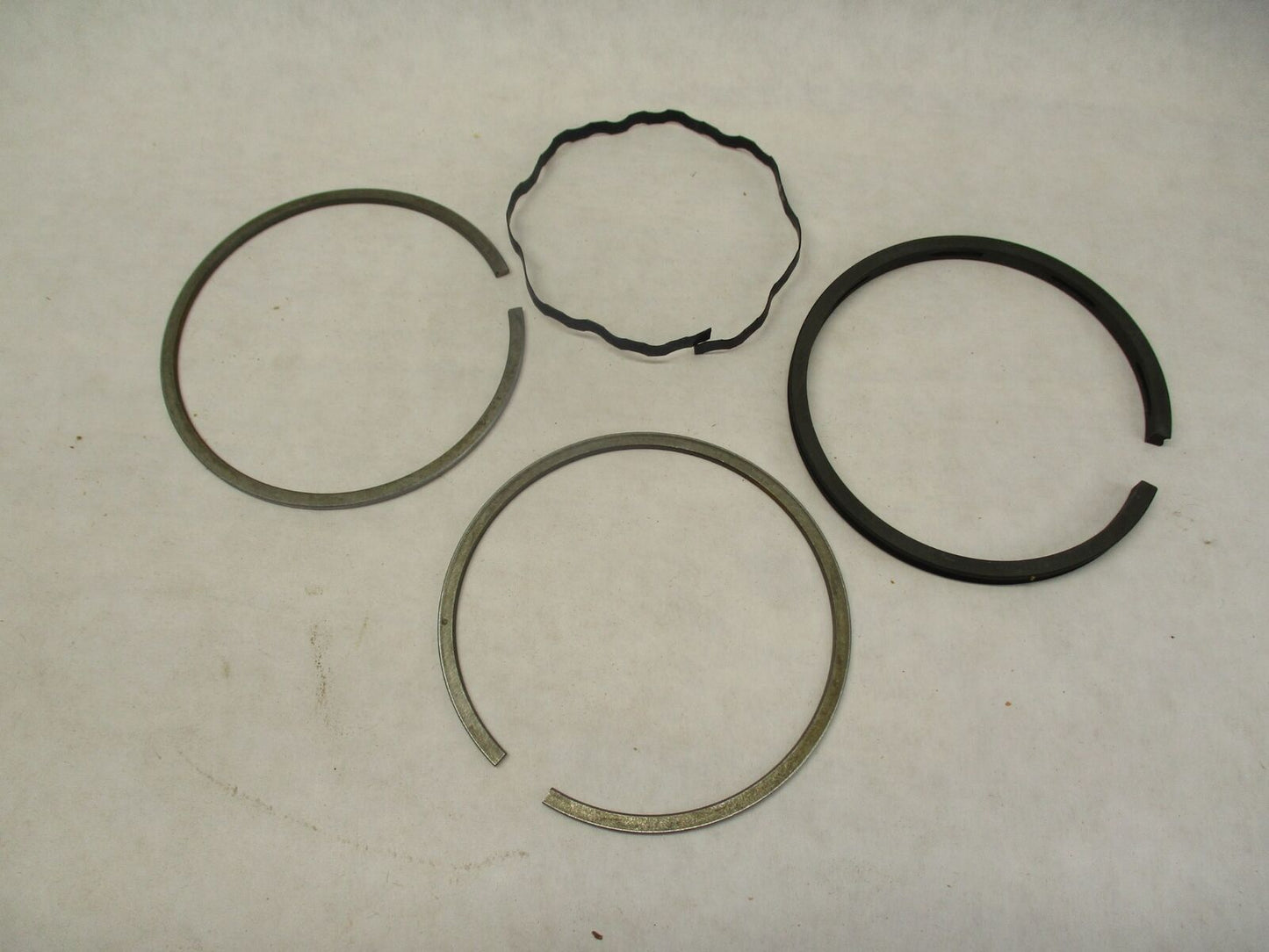 Harley Davidson NOS Genuine Piston and Ring Set 22257-58A