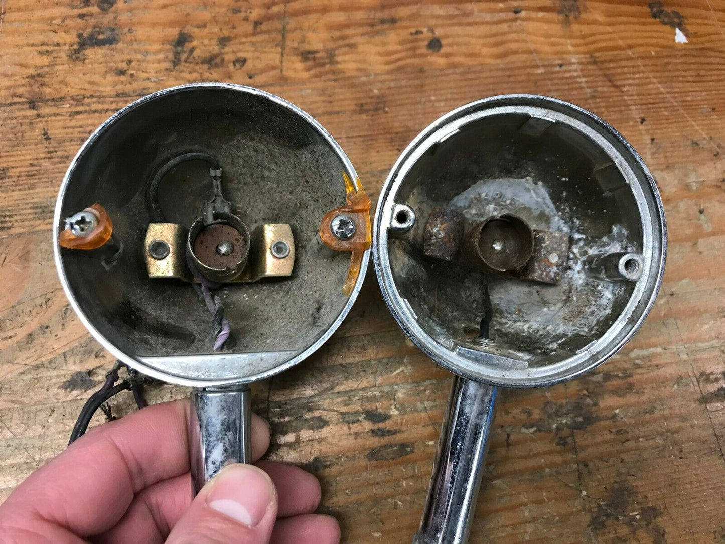 Pair Harley Davidson Bullet Turn Signals Housing and Stalks brackets