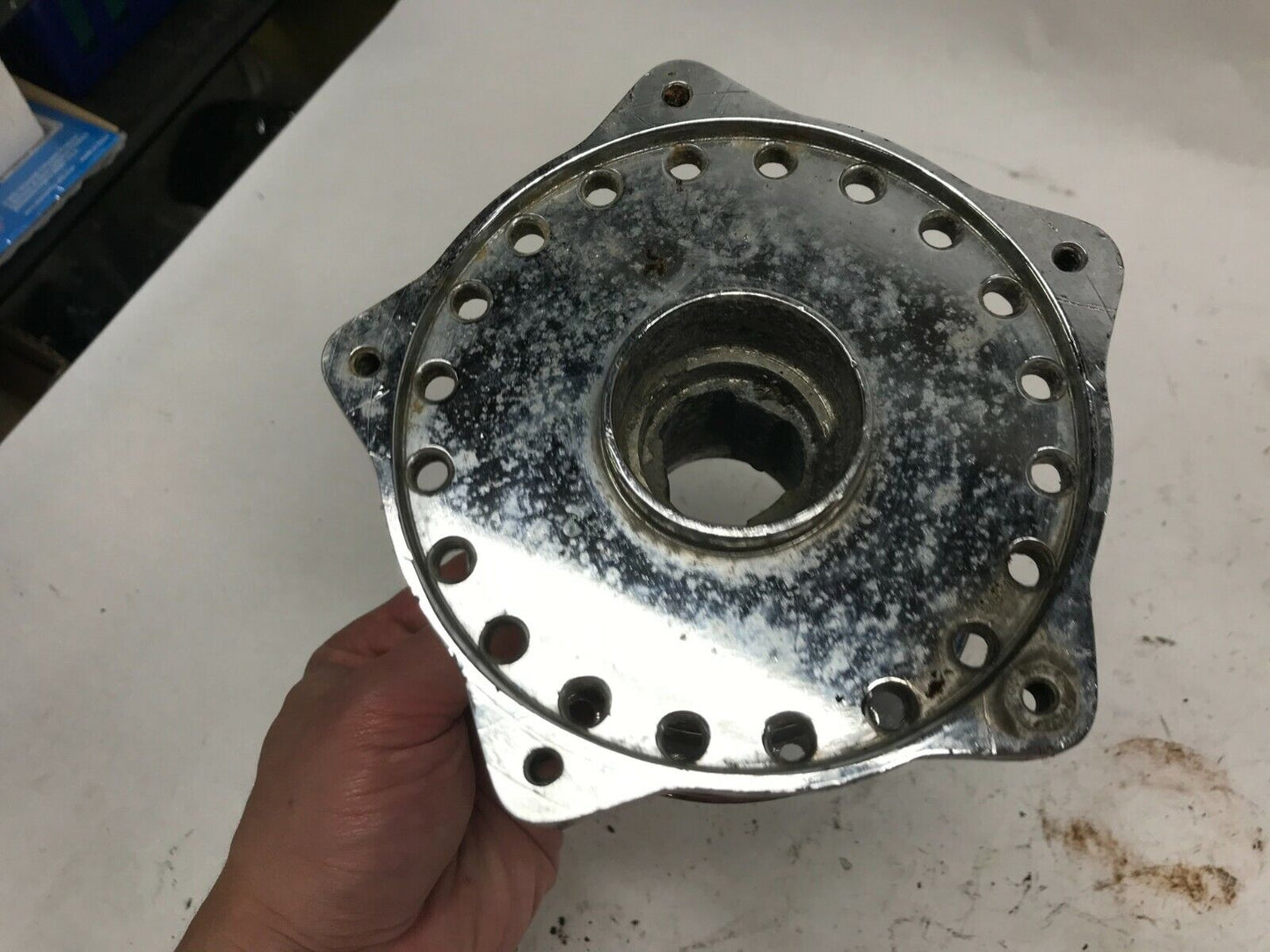 HARLEY IRONHEAD SHOVELHEAD 40 SPOKE FRONT WHEEL HUB Chrome 1974-1977 FX XL