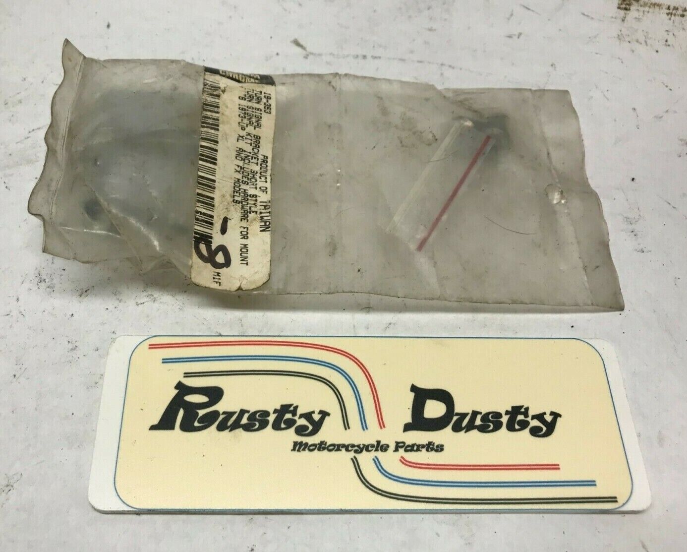 Custom Chrome 19-353 Turn Signal Bracket Short style Harley 1973 + XL and FX NOS