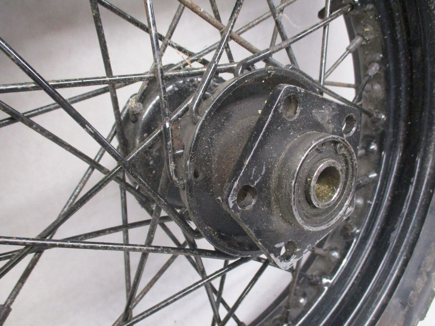 Harley Shovelhead Super Glide Rear Wheel Spoke w/ Tire 40981-73 3/4" Axle