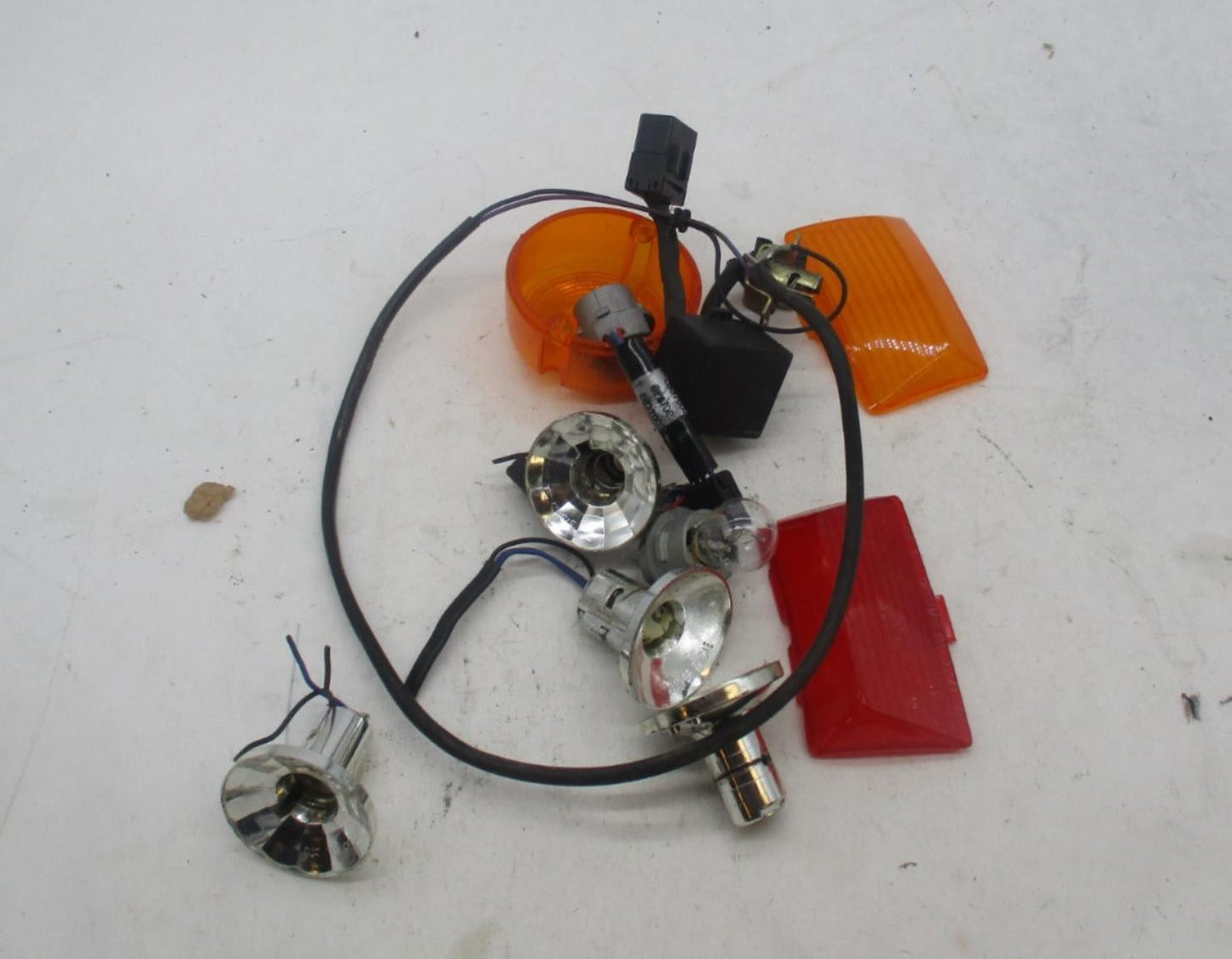 Mixed Lot of Harley Davidson Turn Signal Lighting Parts & Lenses