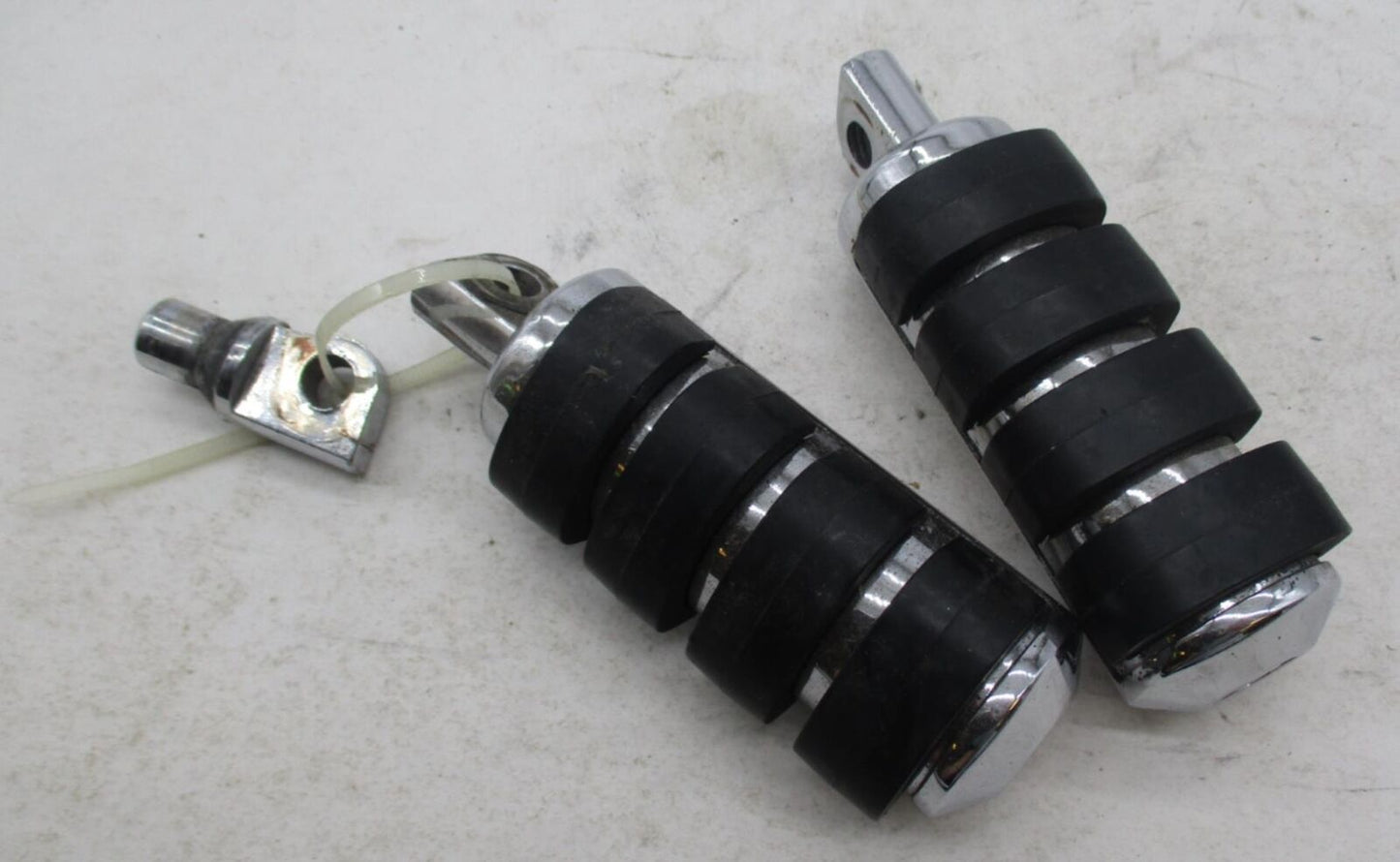 Pair of Harley Davidson Genuine Chrome Ribbed Foot Pegs Foot Rests