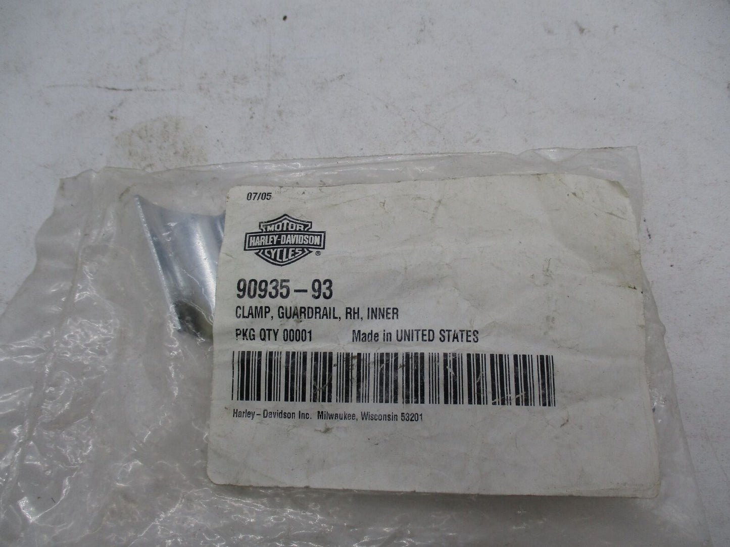Harley Davidson Genuine NOS Guard Rail Inner Right Hand Clamp 90935-93