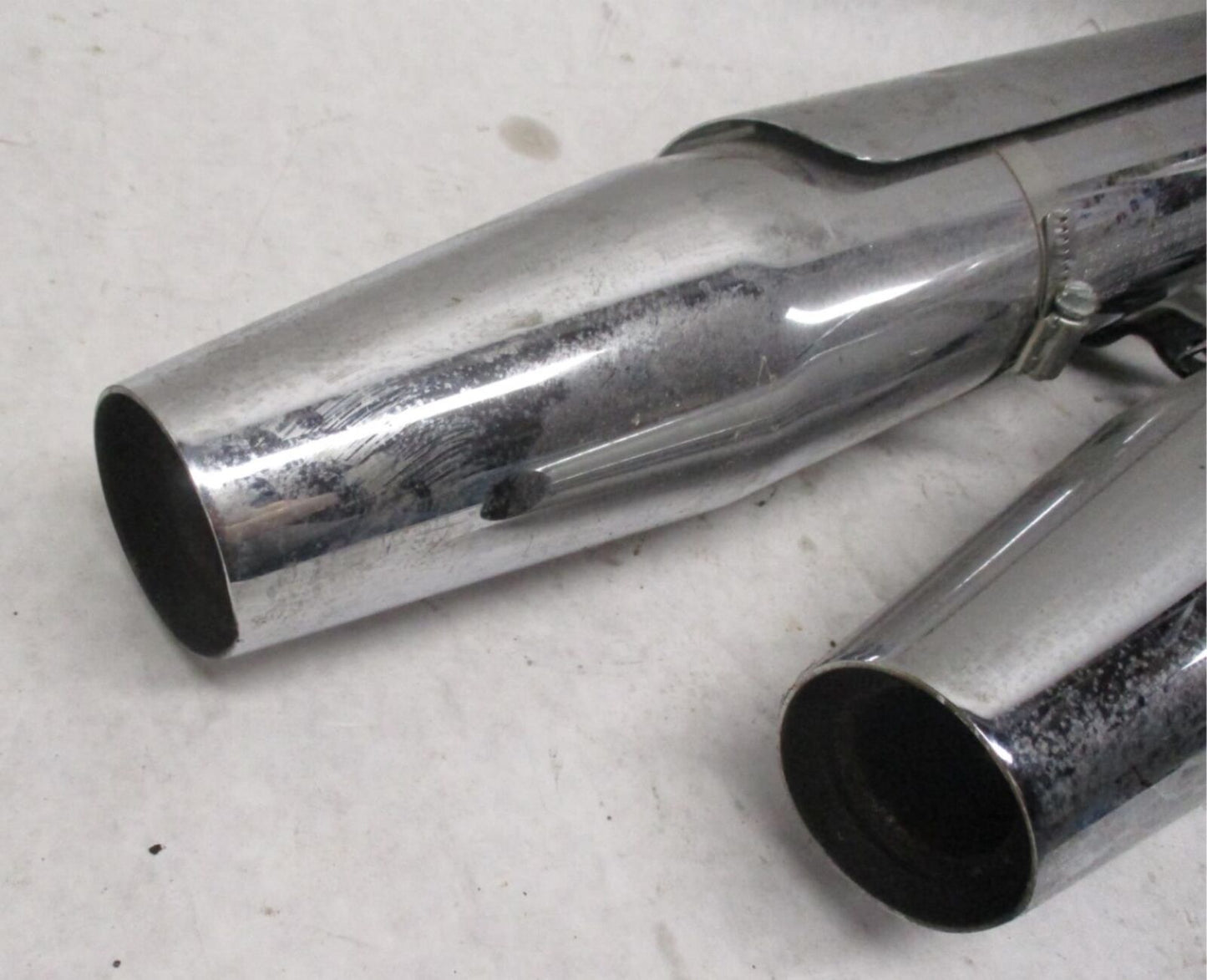 Harley Genuine Heritage Softail Exhaust Mufflers 65357-05 65353-05 w/ brackets