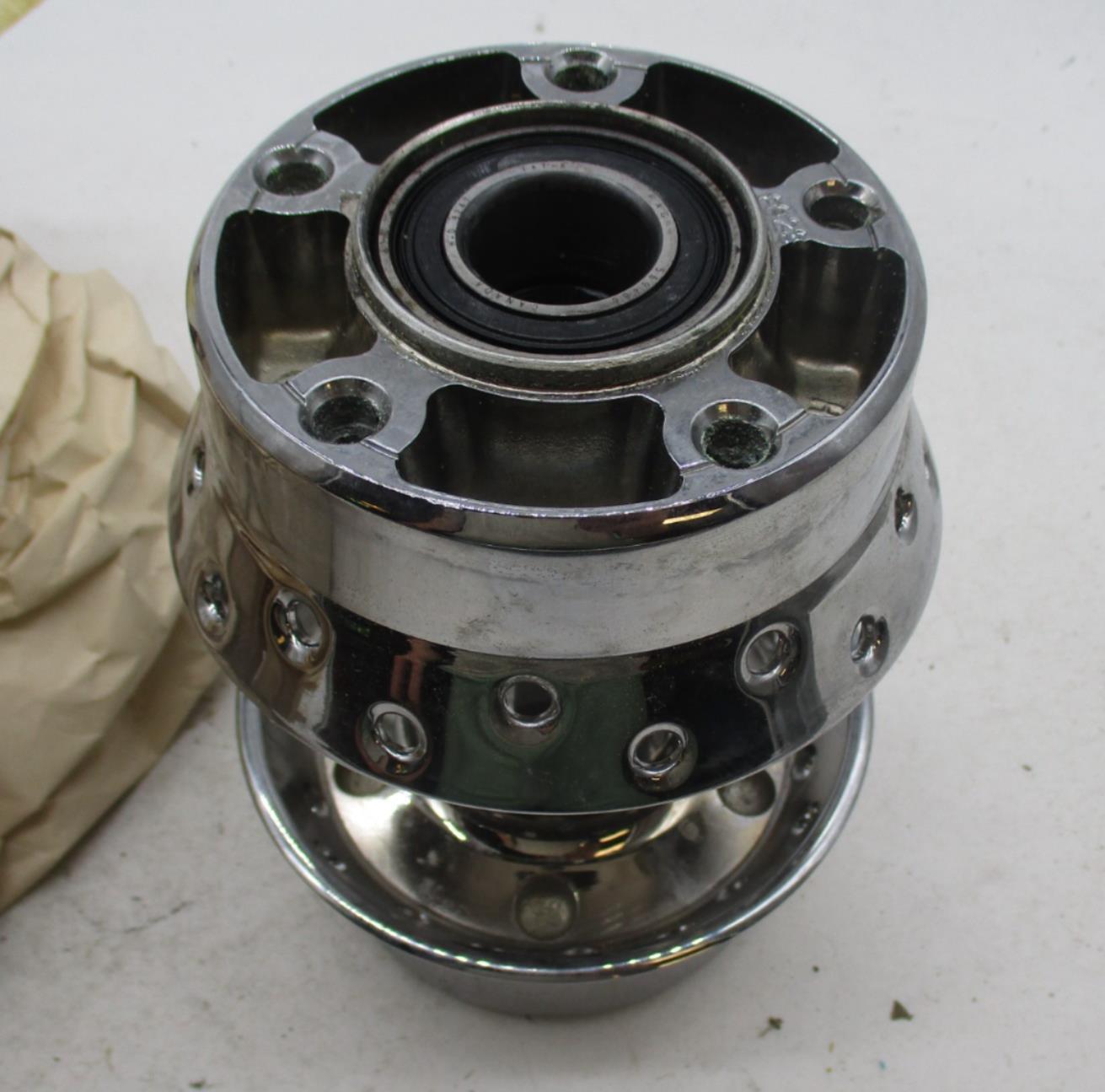 Harley Davidson Genuine NOS Chrome Front Center Wheel Hub 40988-00