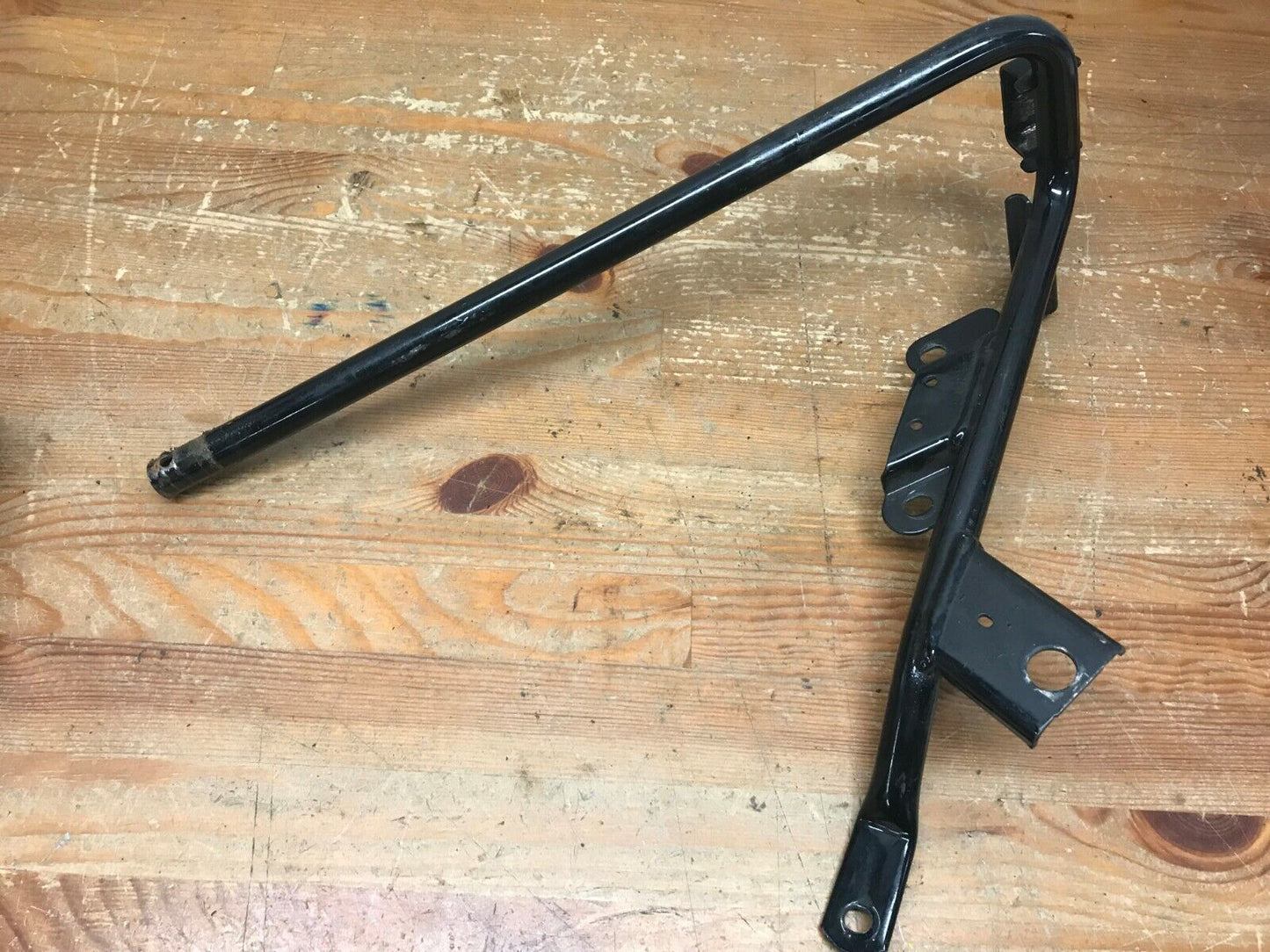 HARLEY DAVIDSON TOURING Right REAR SADDLEBAG LOWER MOUNT BRACKET 2009-2013