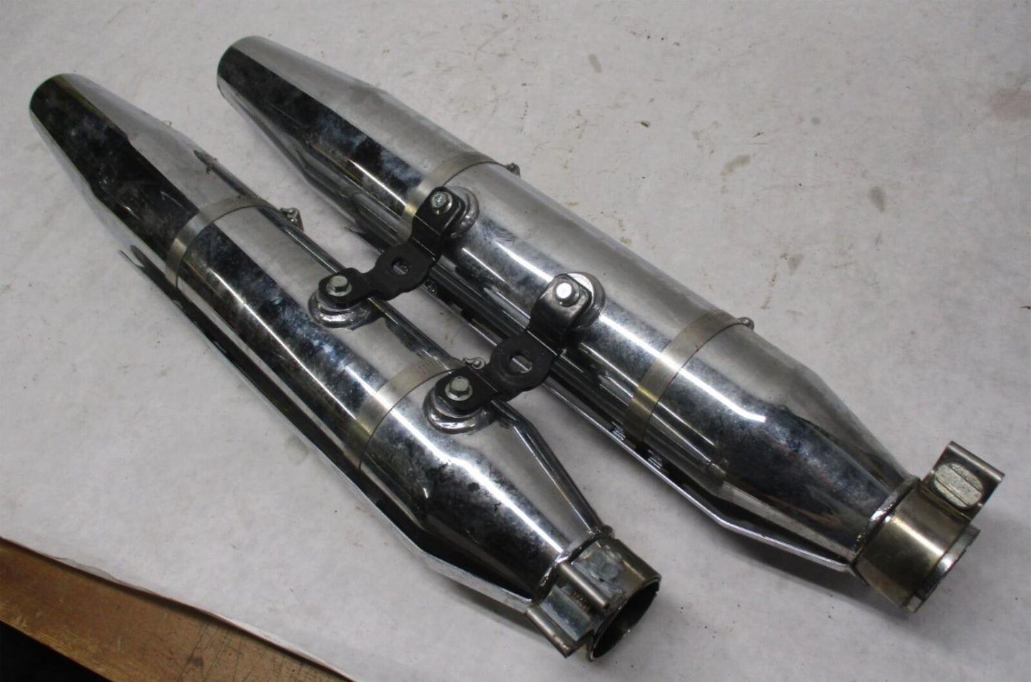 Harley Genuine Heritage Softail Exhaust Mufflers 65357-05 65353-05 w/ brackets